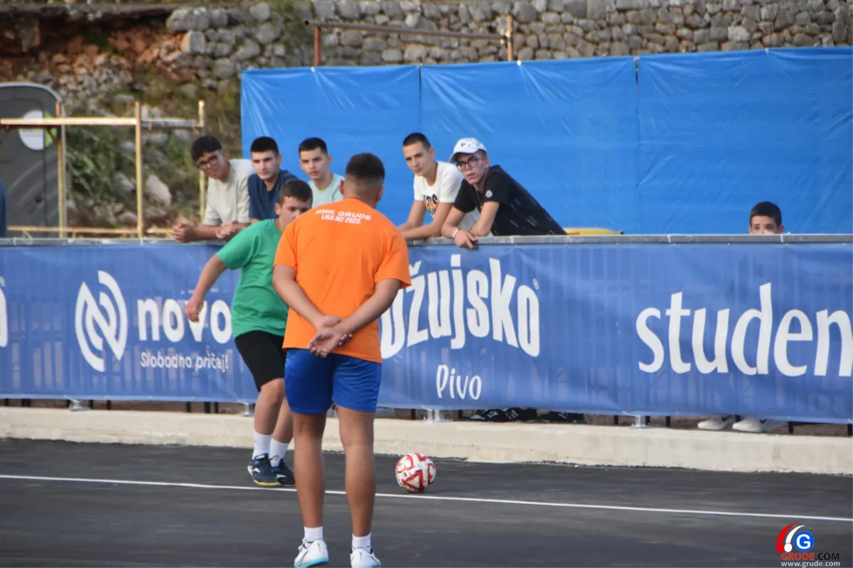 FOTO: OTVORENA LIGA MJESNIH ZAJEDNICA OPĆINE GRUDE, NOVI TEREN OKUPIO BROJNE 3