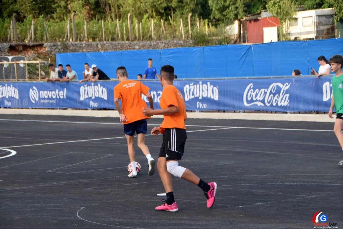 FOTO: OTVORENA LIGA MJESNIH ZAJEDNICA OPĆINE GRUDE, NOVI TEREN OKUPIO BROJNE 5