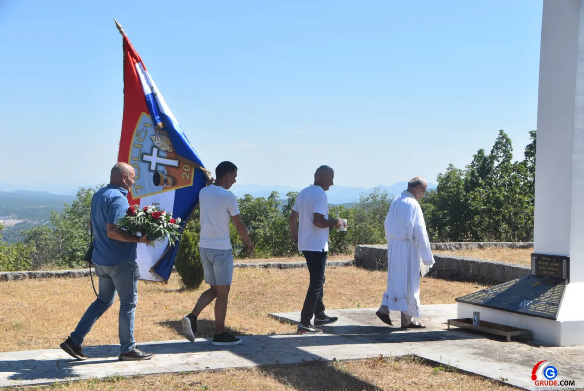 (FOTO) 11. Tolića susreti: Zahvalimo Bogu što su naši stari ostali uspravni i ispravni 22