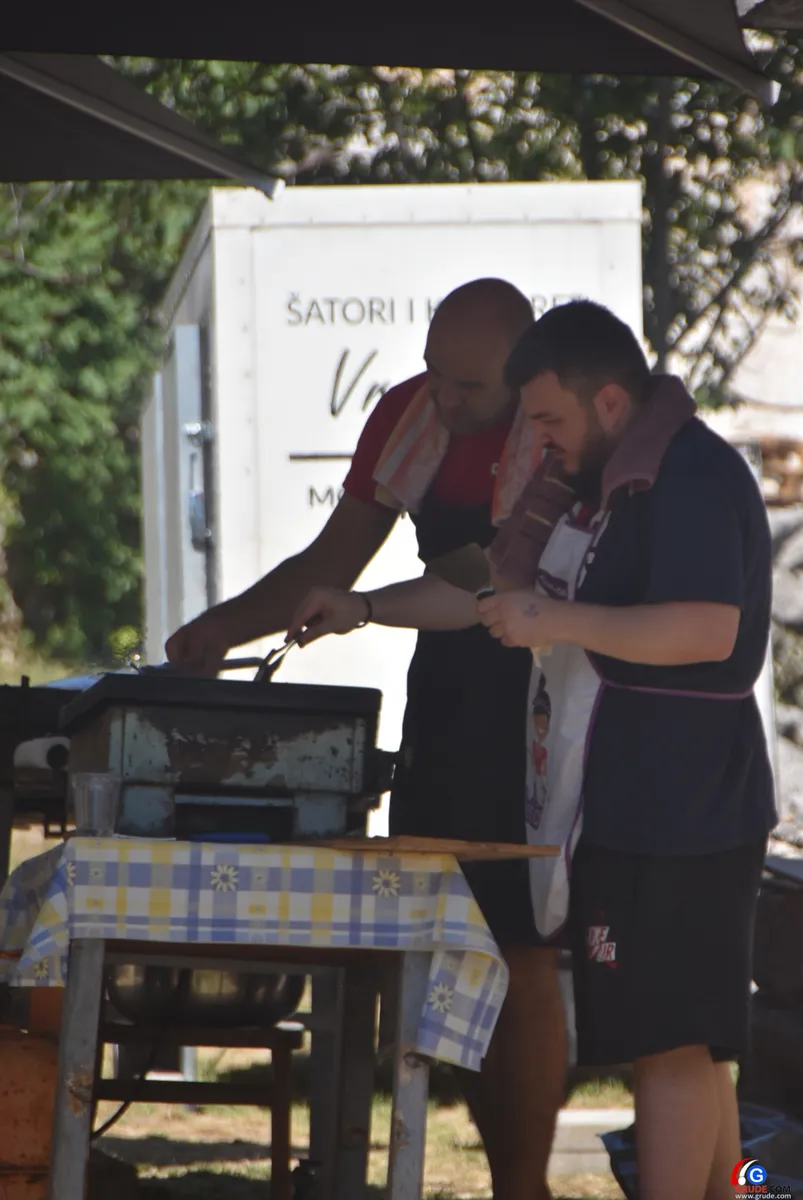 (FOTO) 11. Tolića susreti: Zahvalimo Bogu što su naši stari ostali uspravni i ispravni 32