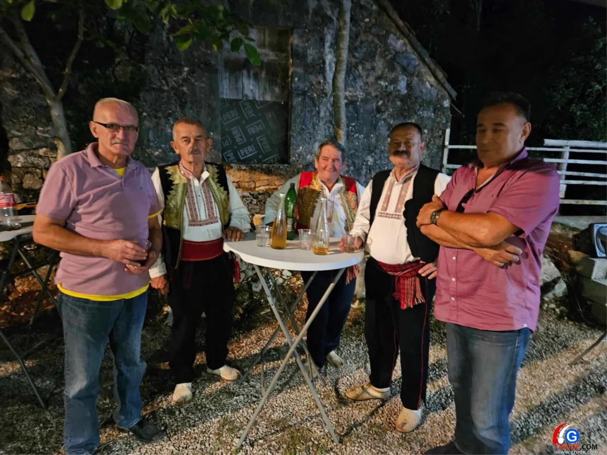 (FOTO) 11. Tolića susreti: Zahvalimo Bogu što su naši stari ostali uspravni i ispravni 40