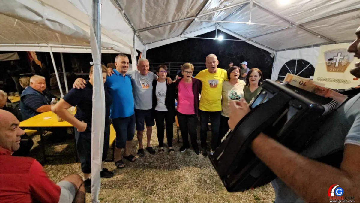 (FOTO) 11. Tolića susreti: Zahvalimo Bogu što su naši stari ostali uspravni i ispravni 41