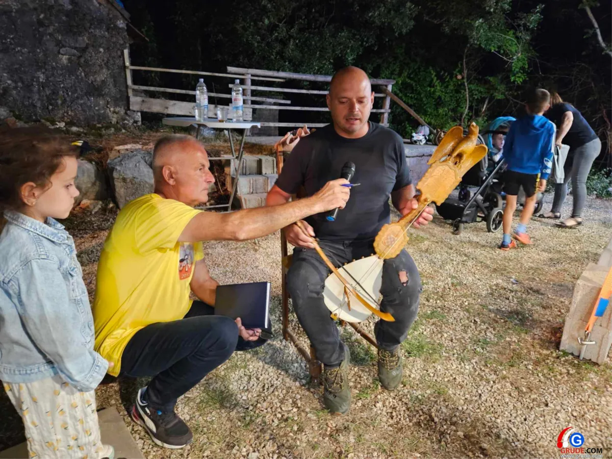 (FOTO) 11. Tolića susreti: Zahvalimo Bogu što su naši stari ostali uspravni i ispravni 46
