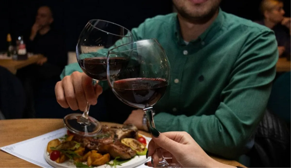 Večer vina i meze, uz glazbu uživo, u petak u restoranu Filipo Grude