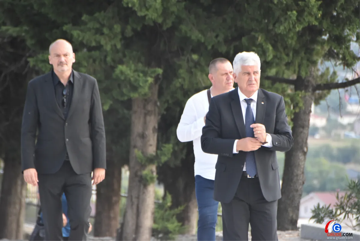 Fra Stanko Pavlović: Herceg Bosna ima dalekosežno značenje koje nas obvezuje (FOTOGALERIJA iz crkve svete Kate) 24