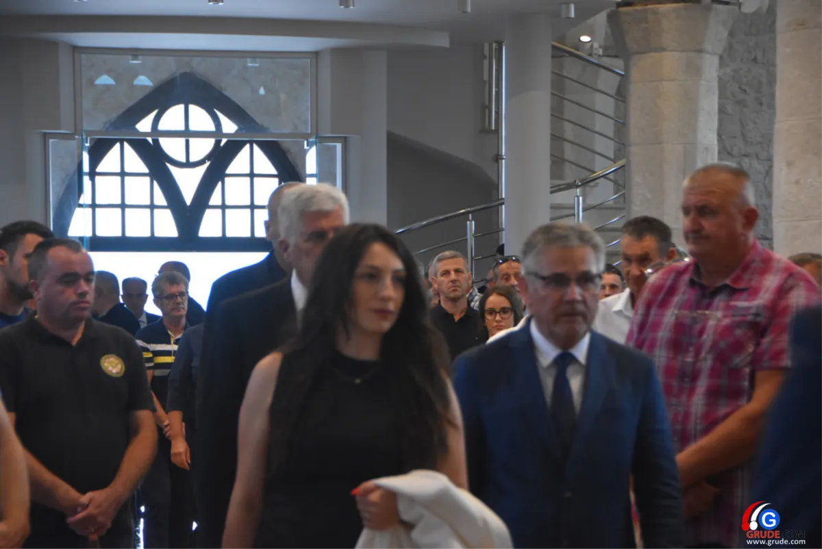Fra Stanko Pavlović: Herceg Bosna ima dalekosežno značenje koje nas obvezuje (FOTOGALERIJA iz crkve svete Kate) 26