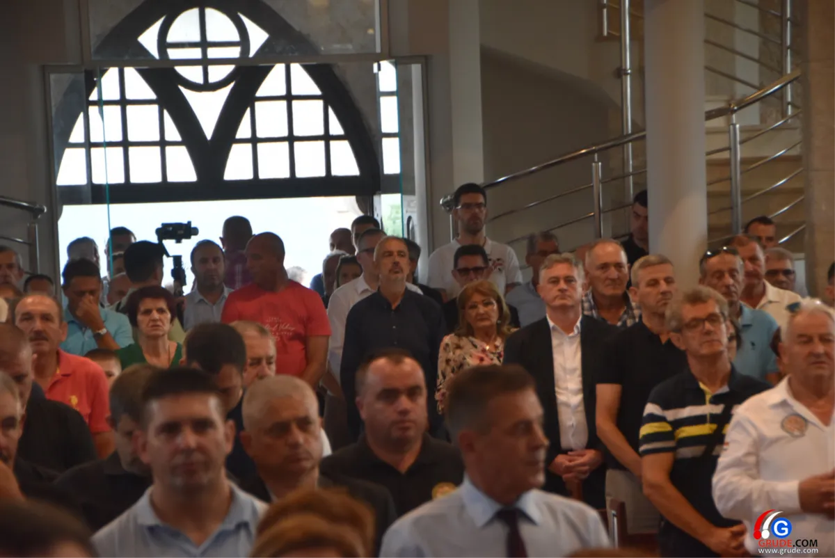 Fra Stanko Pavlović: Herceg Bosna ima dalekosežno značenje koje nas obvezuje (FOTOGALERIJA iz crkve svete Kate) 31
