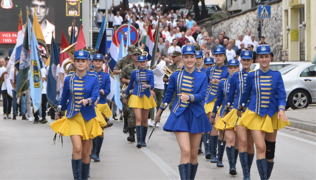 FOTO: Grudske mažoretkinje ukrasile Dan HR HB, i dalje su ponos Gruda