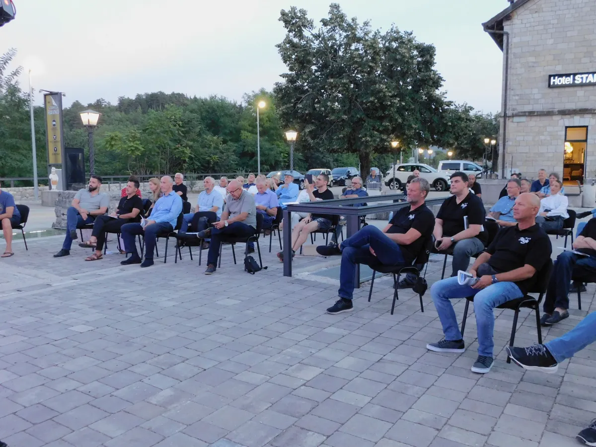 RAVNO: Upriličena manifestacija ''Grgurovi hukovi'' 1