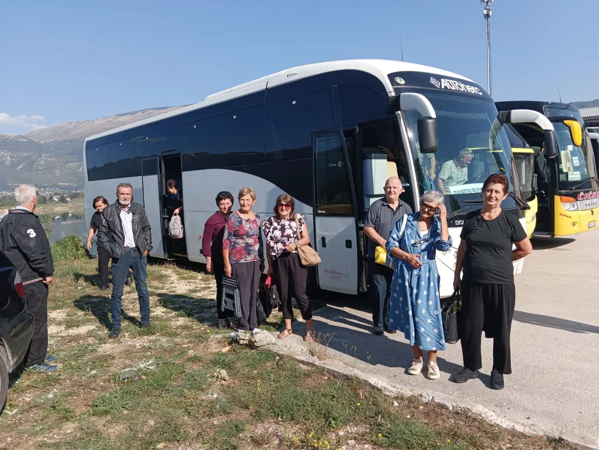 FOTO: Grudski umirovljenici posjetili Ramu, nazočili i svetoj misi na nakanu hodočasnika 4