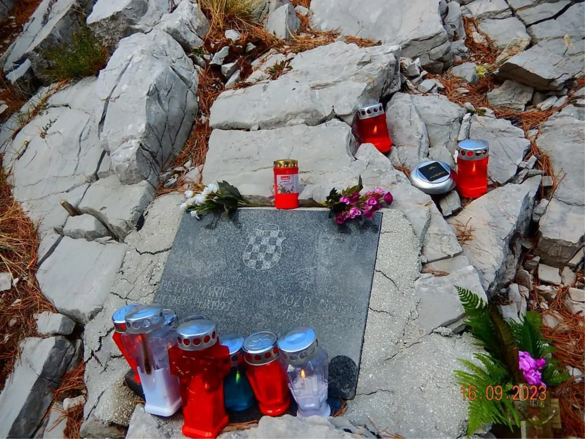Memorijalni uspon u čast 30. obljetnice od pogibije Joze i Petra Marića na Golubiću FOTO 2