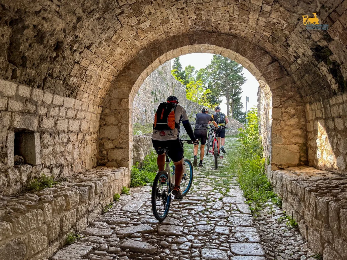 Posljednja Ćiro biciklijada u 2023 godini promovirala cikloturističke potencijale grada Stoca FOTO 2