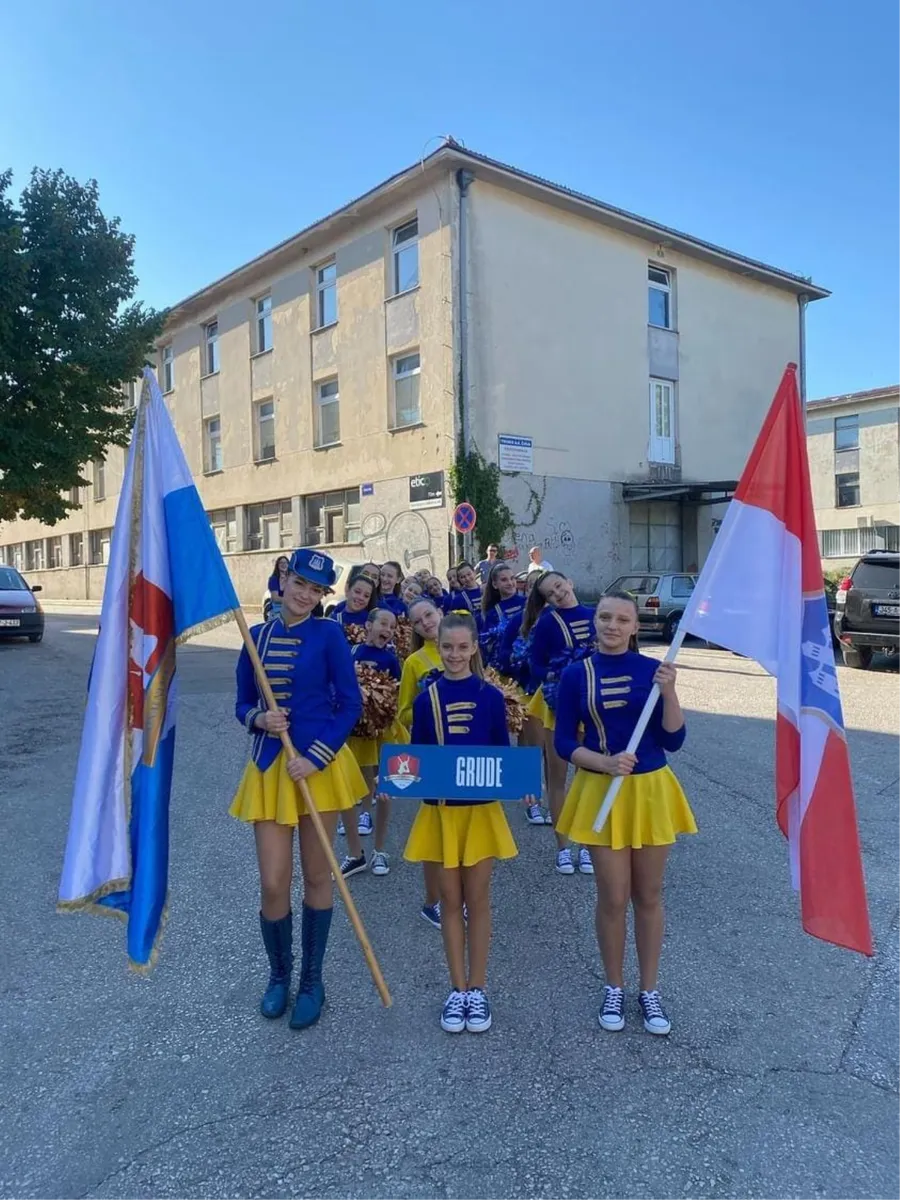 FOTO: U Grude stiže srebro s Europskog kupa! Mažoretkinje opet učinile ponosnima svoje mjesto 7