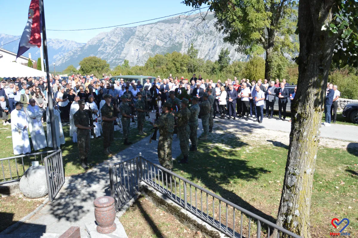 FOTOREPORTAŽA: Vrdi su i dalje 'Vrata Vatikana', ni 30 godina poslije ne zaboravlja se stradale heroje 18