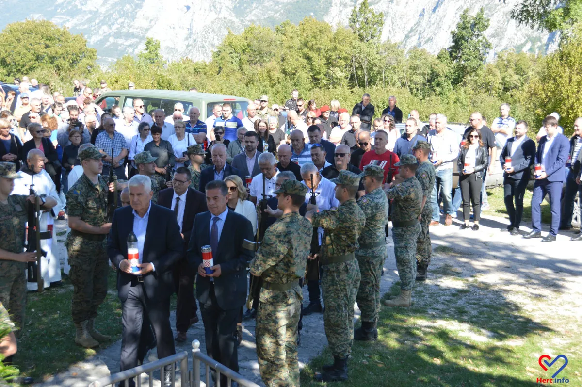 FOTOREPORTAŽA: Vrdi su i dalje 'Vrata Vatikana', ni 30 godina poslije ne zaboravlja se stradale heroje 19