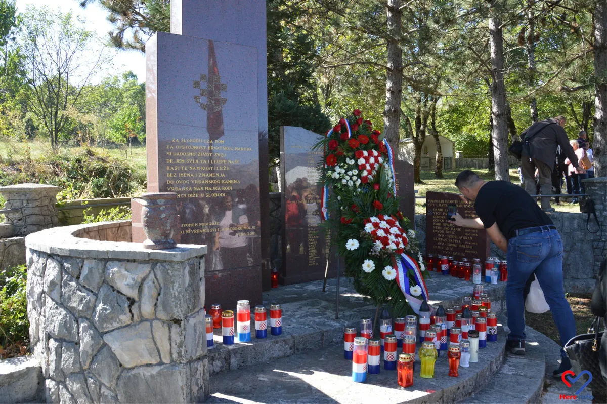 FOTOREPORTAŽA: Vrdi su i dalje 'Vrata Vatikana', ni 30 godina poslije ne zaboravlja se stradale heroje 21