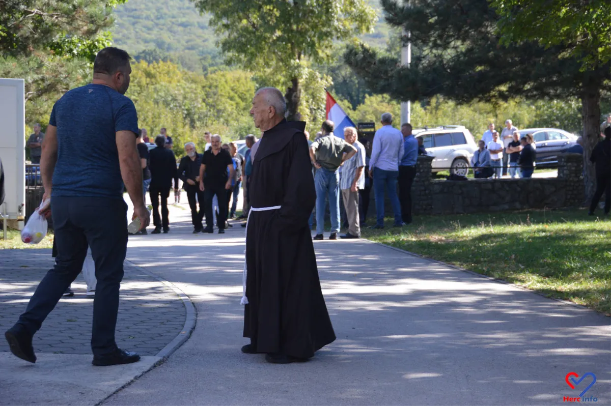 FOTOREPORTAŽA: Vrdi su i dalje 'Vrata Vatikana', ni 30 godina poslije ne zaboravlja se stradale heroje 3