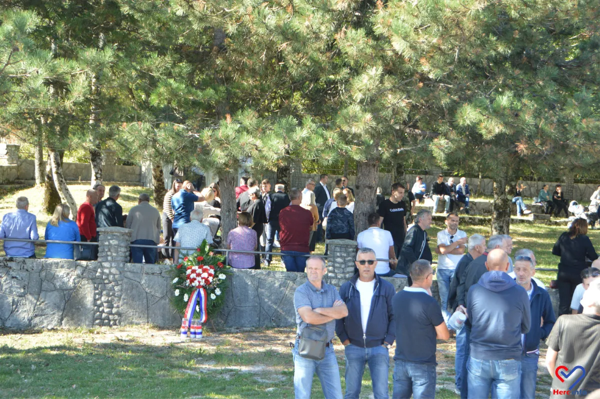FOTOREPORTAŽA: Vrdi su i dalje 'Vrata Vatikana', ni 30 godina poslije ne zaboravlja se stradale heroje 6