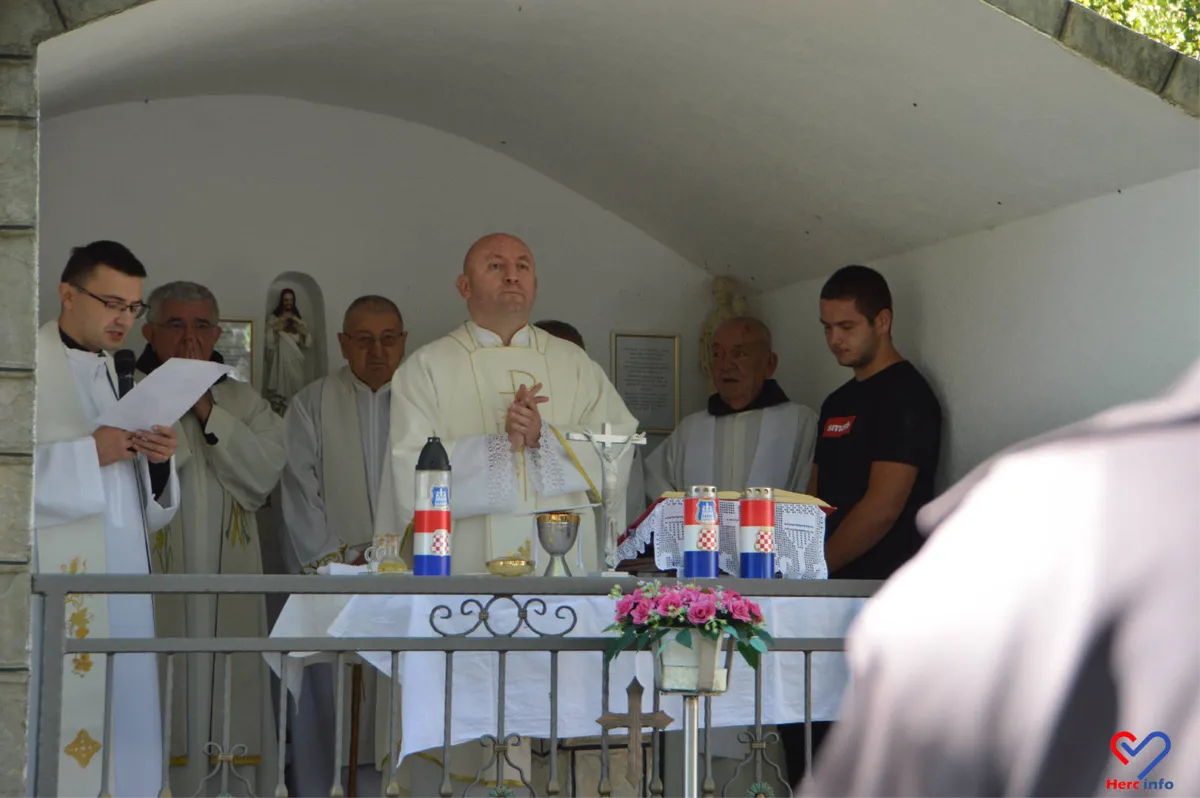 FOTOREPORTAŽA: Vrdi su i dalje 'Vrata Vatikana', ni 30 godina poslije ne zaboravlja se stradale heroje 9