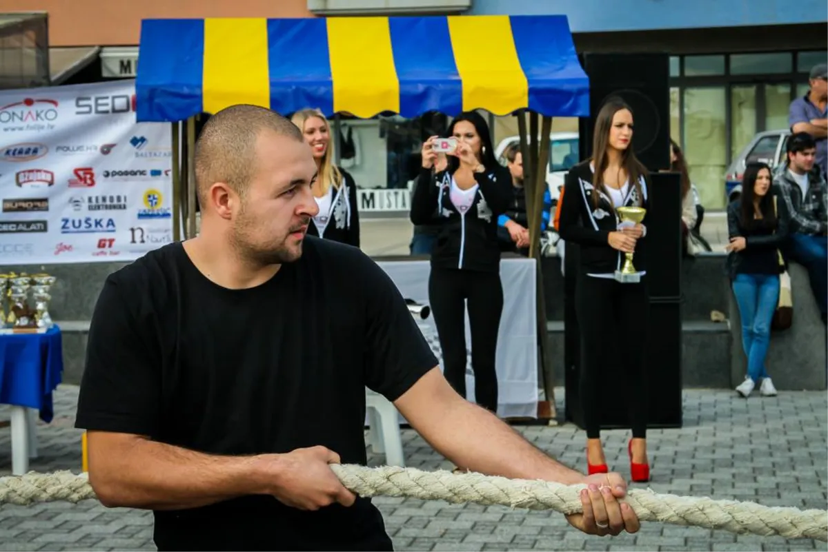 ODLAZAK LEGENDE: Iza Mikulića ostaju supruga, djeca, roditelji... a tisuće poruka potvrđuju kolika je ljudina bio 1
