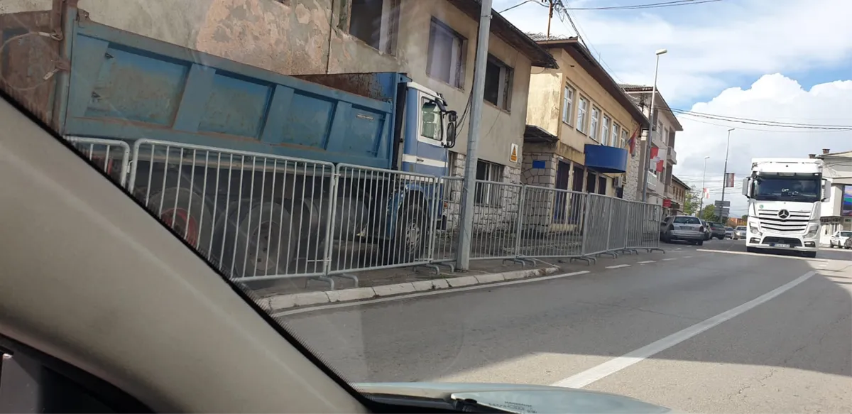 Konačno se uklanja stara zgrada PU Grude, pješake se moli za oprez 1