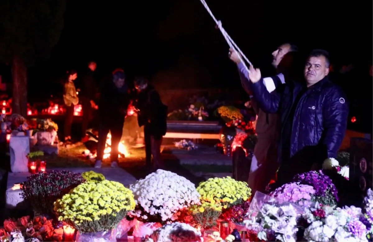 FOTO: Nastavljen stoljetni običaj u Zagvozdu, zvona brecala cijelu noć
