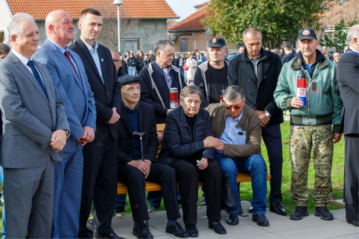 Otkriven spomenik Luki Andrijaniću, heroju Vukovara! Imao je srce veliko kao kuća 4
