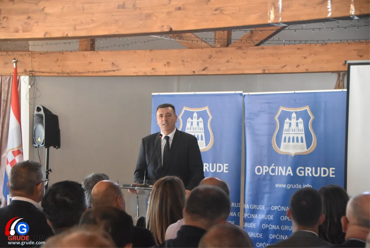 FOTOGALERIJA: SUSRET GOSPODARSTVENIKA U GRUDAMA! Prihodi premašili milijardu KM! Čović: ZHŽ je najjača županija 47