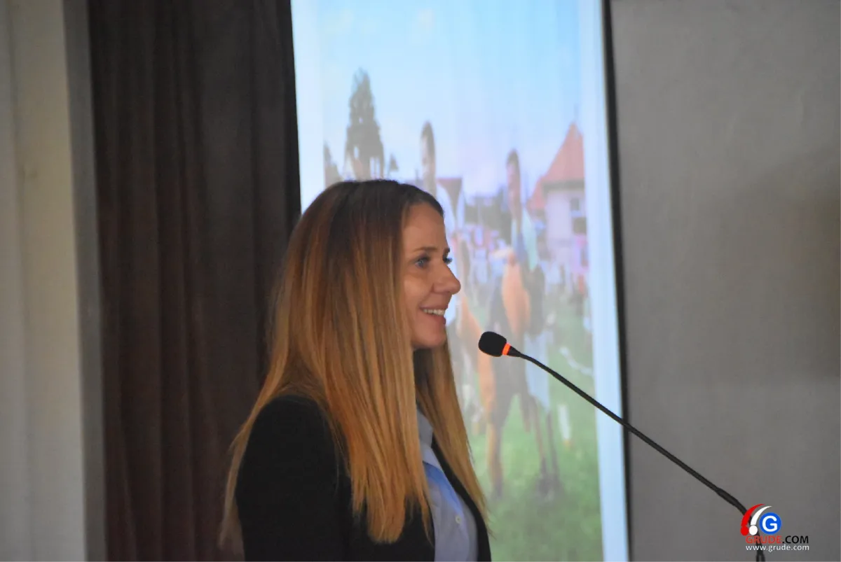 FOTOGALERIJA: SUSRET GOSPODARSTVENIKA U GRUDAMA! Prihodi premašili milijardu KM! Čović: ZHŽ je najjača županija 34