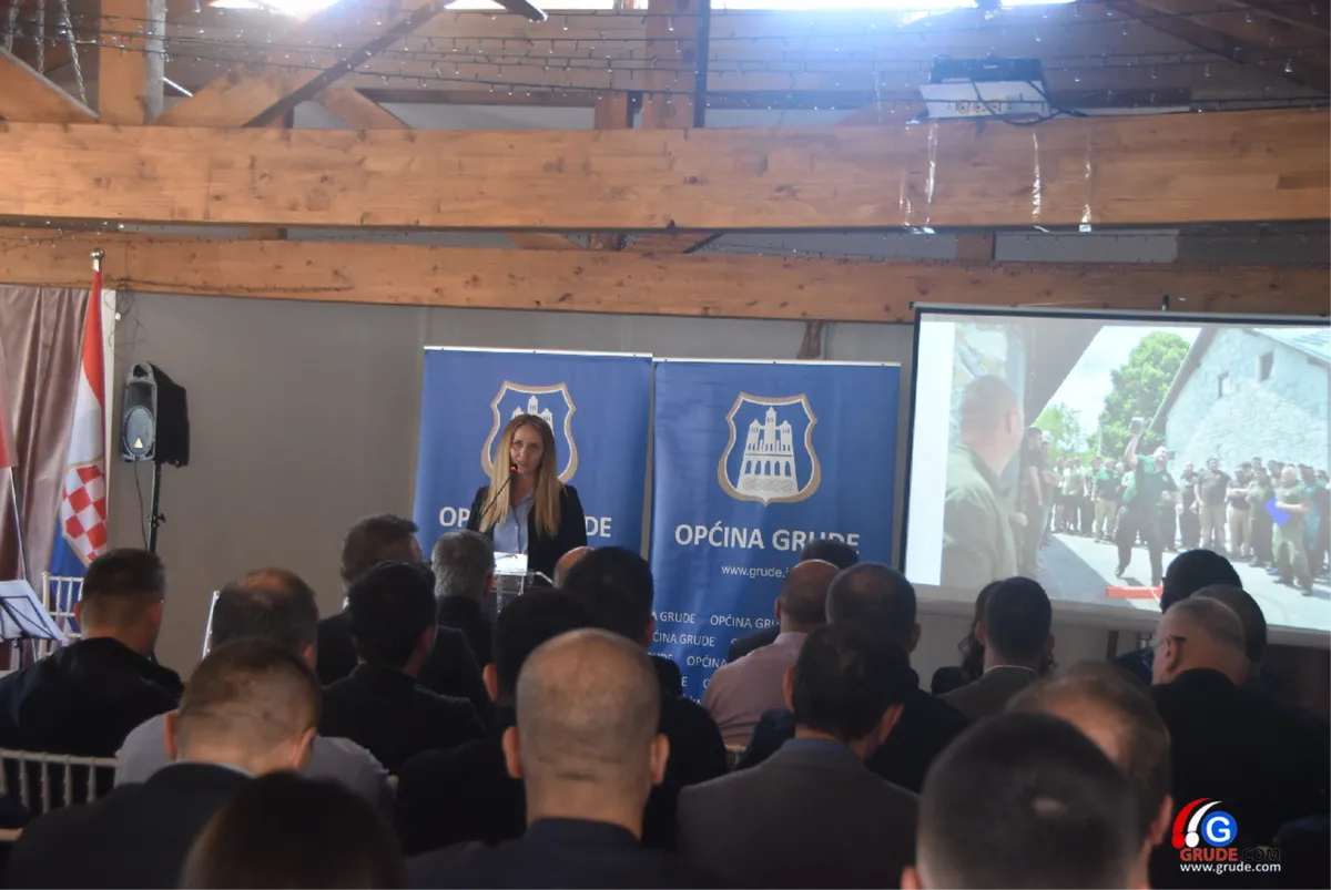 FOTOGALERIJA: SUSRET GOSPODARSTVENIKA U GRUDAMA! Prihodi premašili milijardu KM! Čović: ZHŽ je najjača županija 37