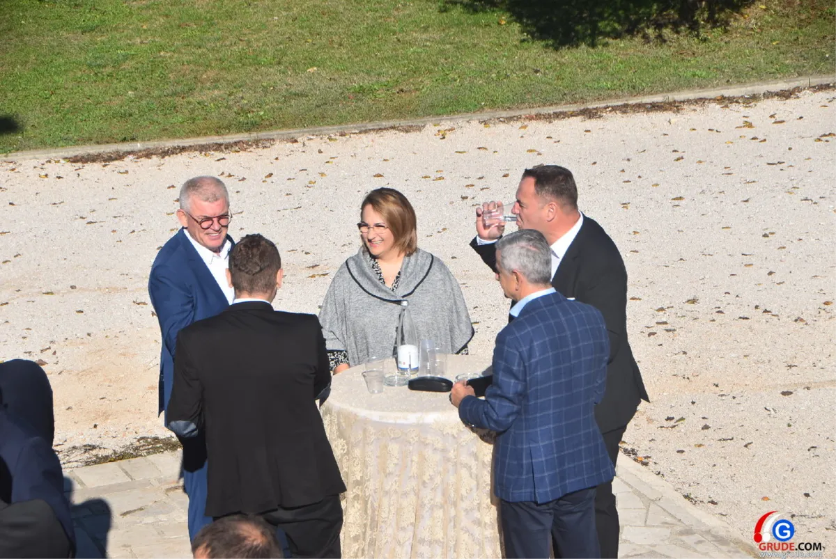 FOTOGALERIJA: SUSRET GOSPODARSTVENIKA U GRUDAMA! Prihodi premašili milijardu KM! Čović: ZHŽ je najjača županija 16