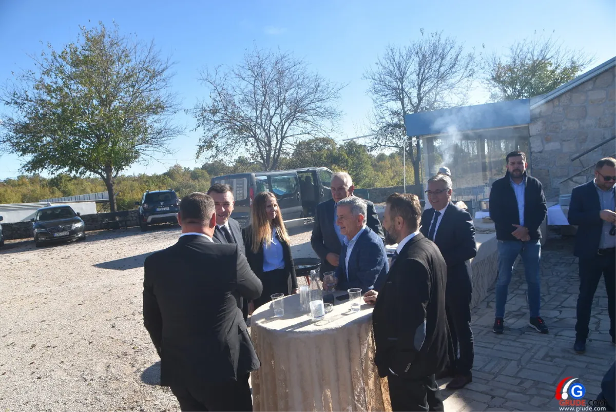 FOTOGALERIJA: SUSRET GOSPODARSTVENIKA U GRUDAMA! Prihodi premašili milijardu KM! Čović: ZHŽ je najjača županija 6
