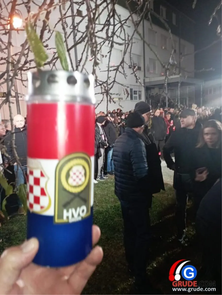 FOTO: Tisuće se okupile kod ratne bolnice u Vukovaru, među njima i mnogi iz Hercegovine 3