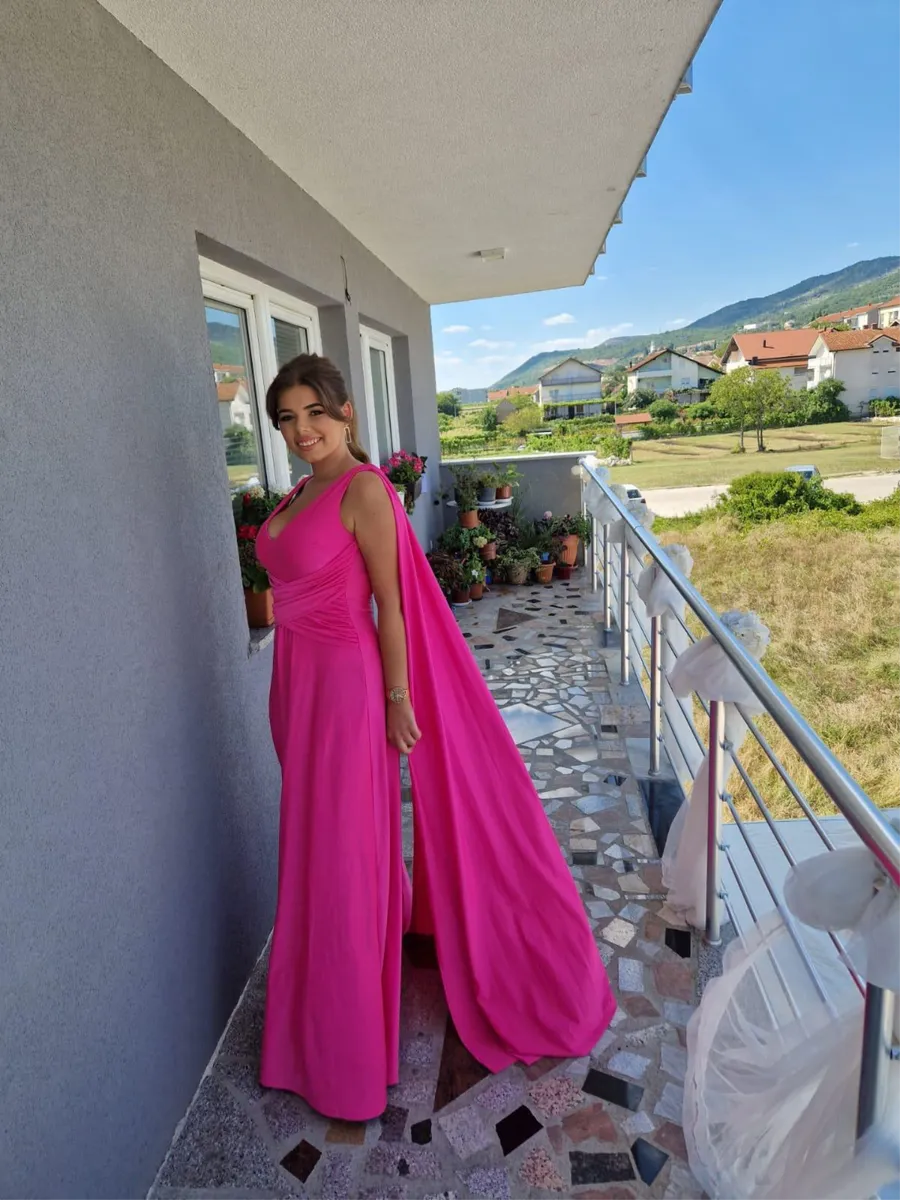 Mlada Gruđanka Ljubica Ančić pokrenula posao s haljinama! Traže je iz Hercegovine, Dalmacije... 10