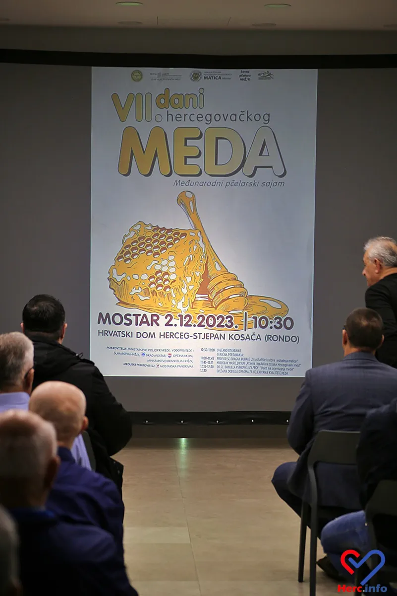 FOTO: Gruđanin ima najbolji med! Grgo Knezović s Ledinca 'Šampion meda' u Mostaru 1