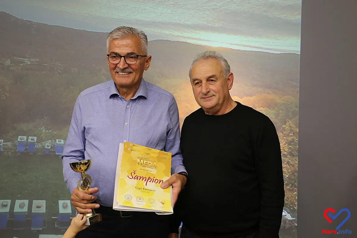 FOTO: Gruđanin ima najbolji med! Grgo Knezović s Ledinca 'Šampion meda' u Mostaru 7