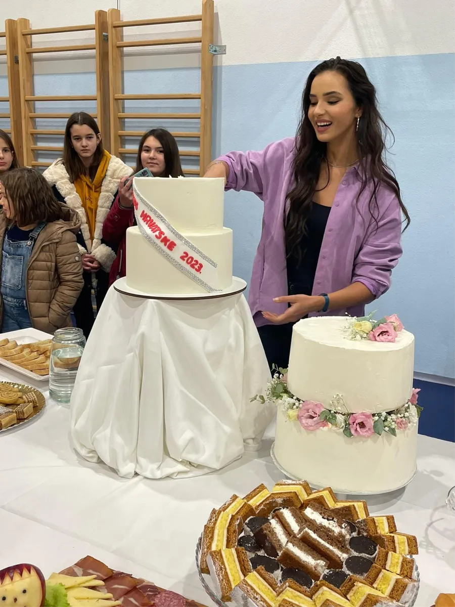 FOTO: Veliki doček za Miss Hrvatske u Tomislavgradu! Potekle i suze, nebo obasjao vatromet 8