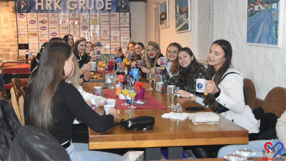 FOTOGALERIJA: Rukomet je igra u kojoj uvijek pobjeđuju Grude! Skupština i druženje za kraj godine