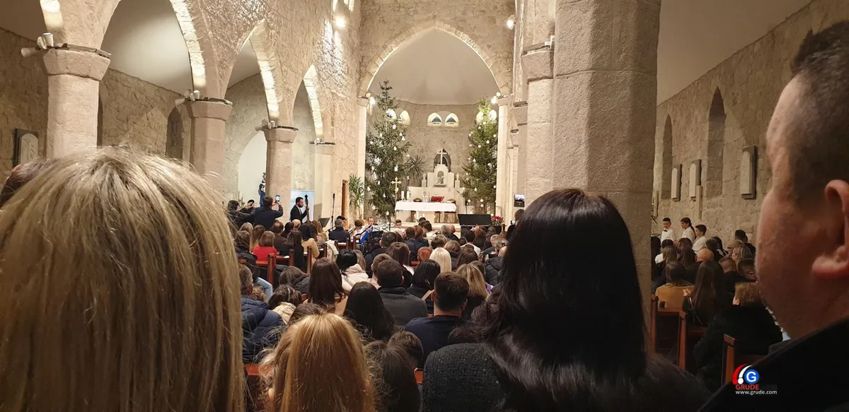 FOTO/VIDEO Održan Božićni koncert Glazbene škole Grude ''Dođe Isus spas'' 5