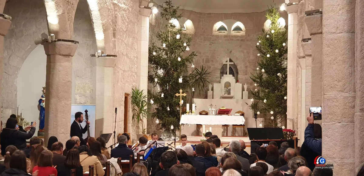 FOTO/VIDEO Održan Božićni koncert Glazbene škole Grude ''Dođe Isus spas'' 6