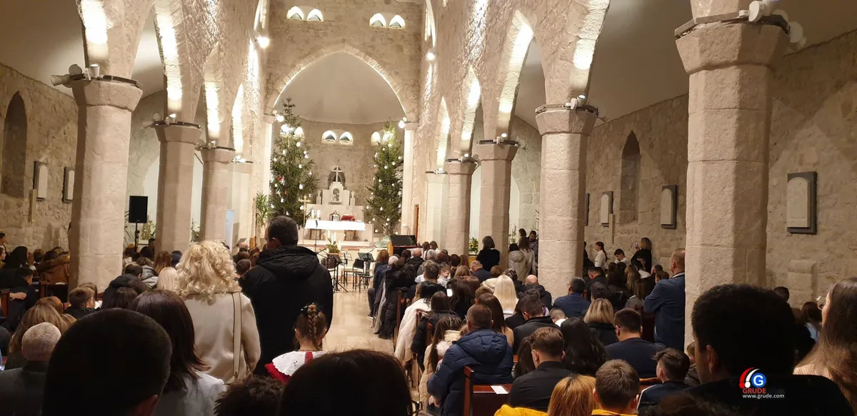 FOTO/VIDEO Održan Božićni koncert Glazbene škole Grude ''Dođe Isus spas'' 1