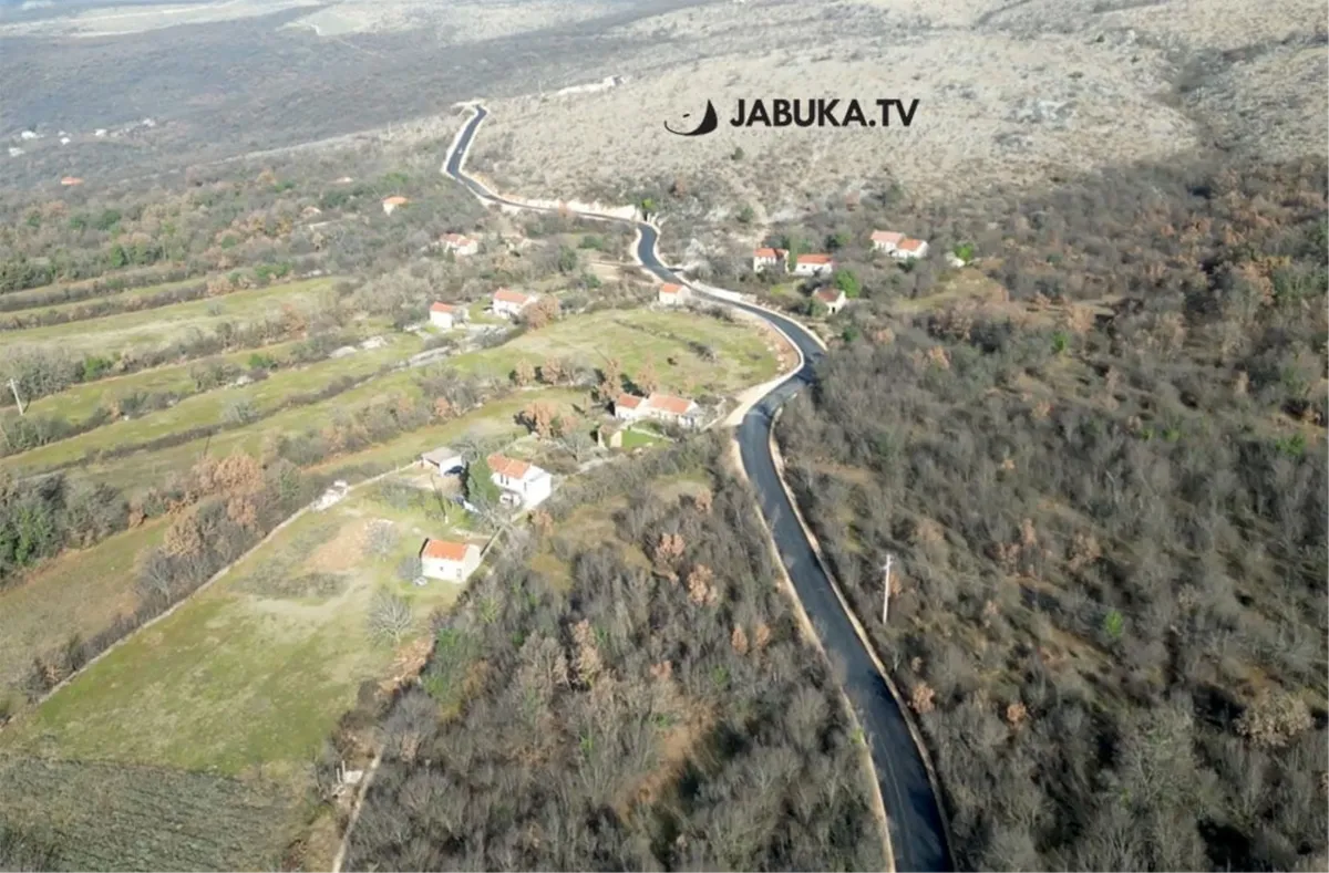 Proširena i asfaltirana cesta do Bila