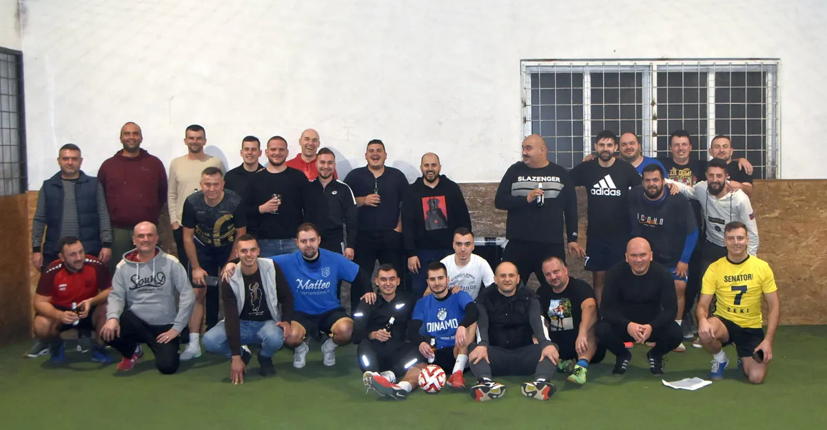 FOTO: Uspješan još jedan Turnir prijateljskih duša u Grudama! Osvojili ga Ante, Šiša i Jole koji je usput završio veliku karijeru