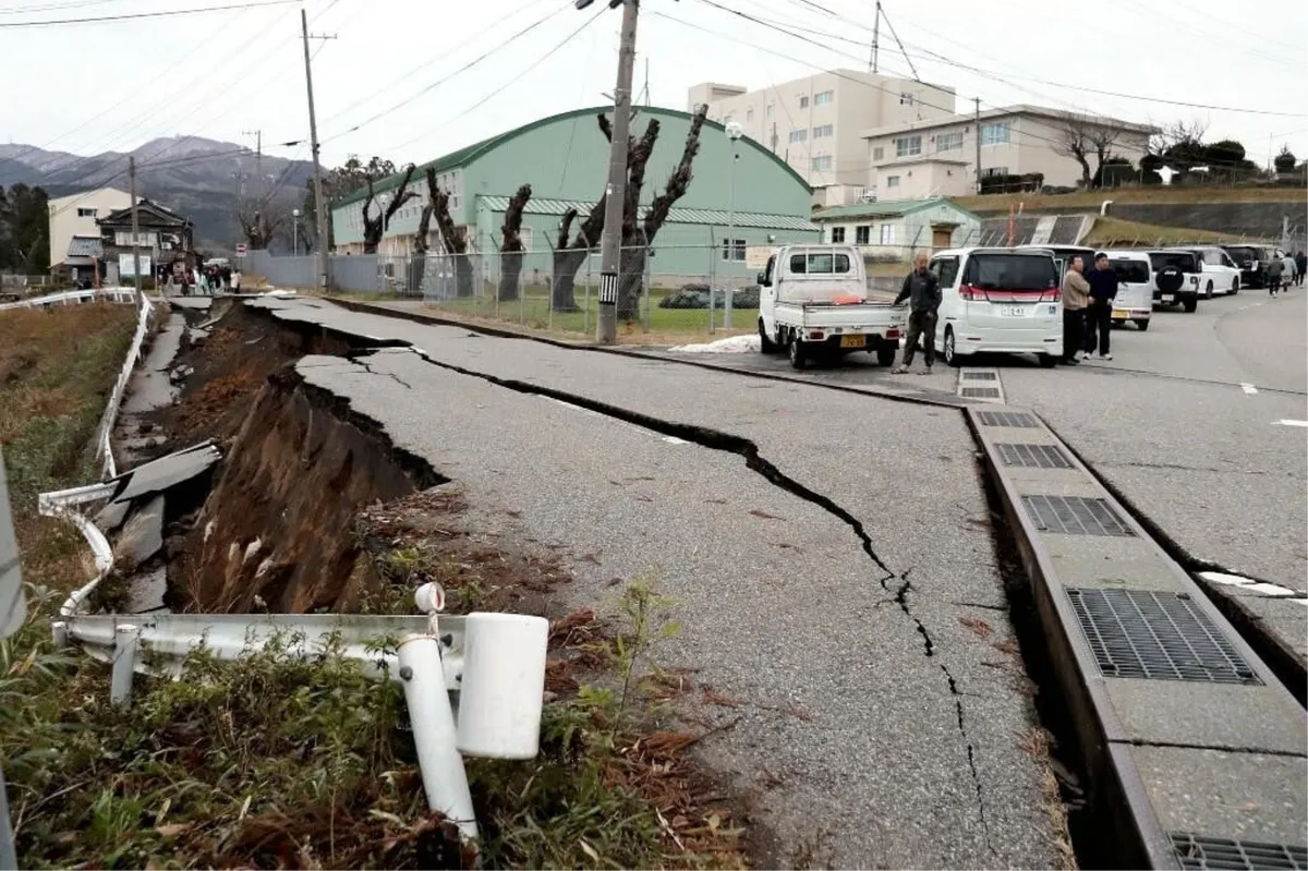 Uništene zgrade, nema interneta, struje... izdana upozorenja za tsunami