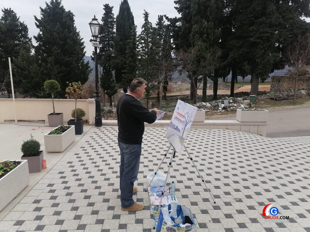 FOTO: Poznati akademski slikar Tomo Hrgota u Grudama slika jednu od najljepših crkvi 4