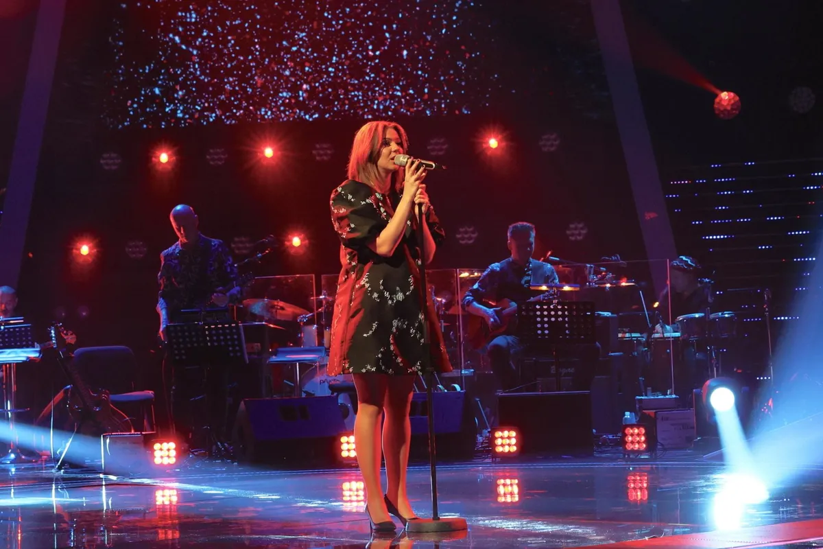Ana Širić iz Posušja u polufinalu The Voicea! Medicinska sestra pjevala Kemala Montena i oduševila