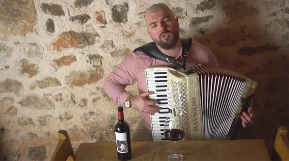 VIDEO: Ivan Soldo svira noćas samo za nju! Poslušajte kako je hercegovački harmonikaš otpjevao Tomu