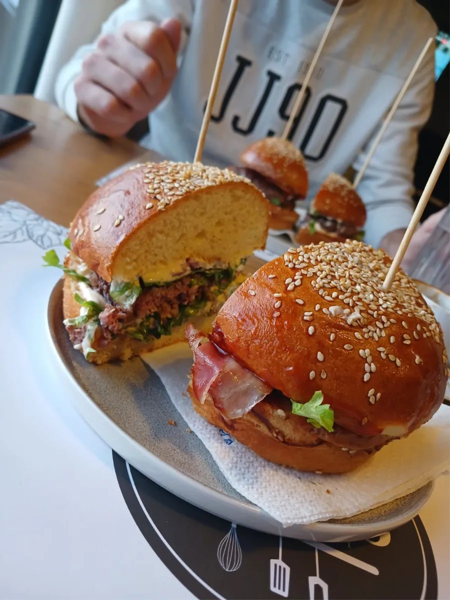 U restoranu Filipo u Grudama promocija talijanskih burgera 1
