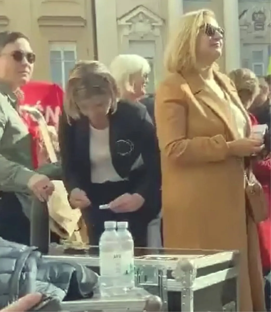 Sandra Benčić motala duhan, neki je optužili da mota travu
