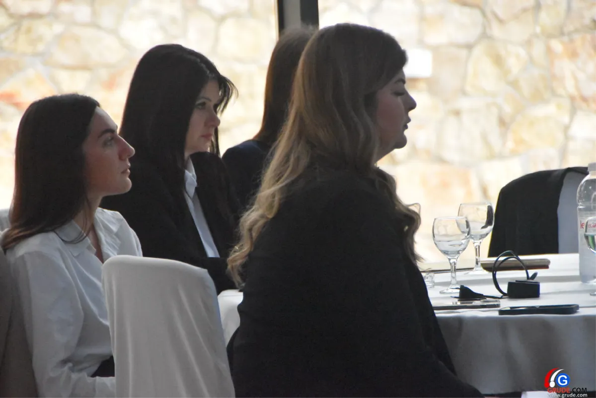 FOTO: GRUDE OKUPILE VODEĆE POLITIČARE, GOSPODARSTVENIKE, PROSVJETNE RADNIKE... 11